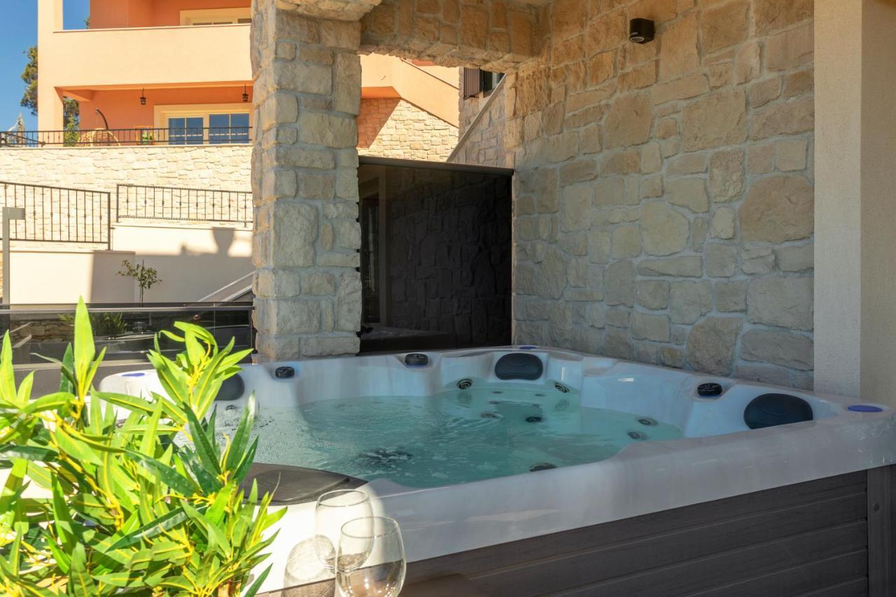 Teona Luxury Apartment With Jacuzzi And Terrace Sea View Sali  Kültér fotó