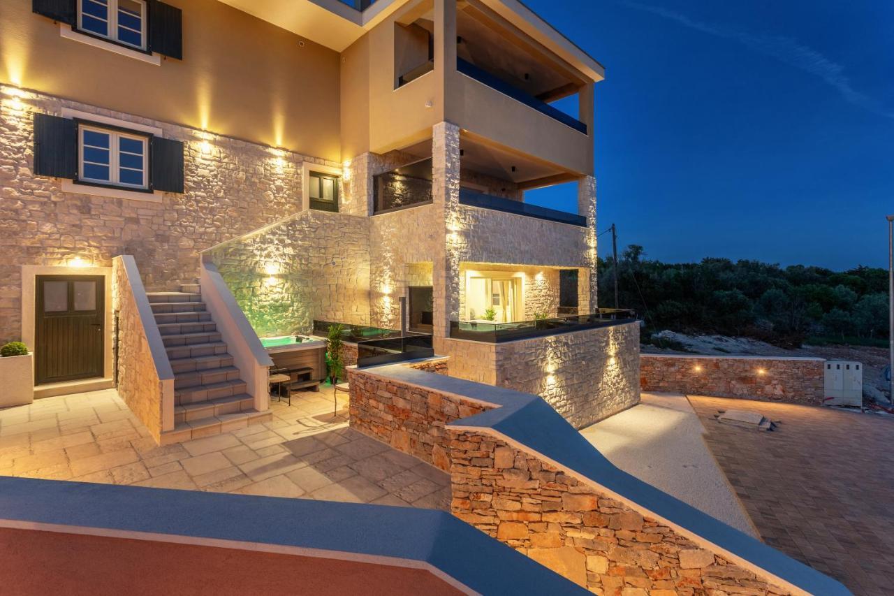 Teona Luxury Apartment With Jacuzzi And Terrace Sea View Sali  Kültér fotó
