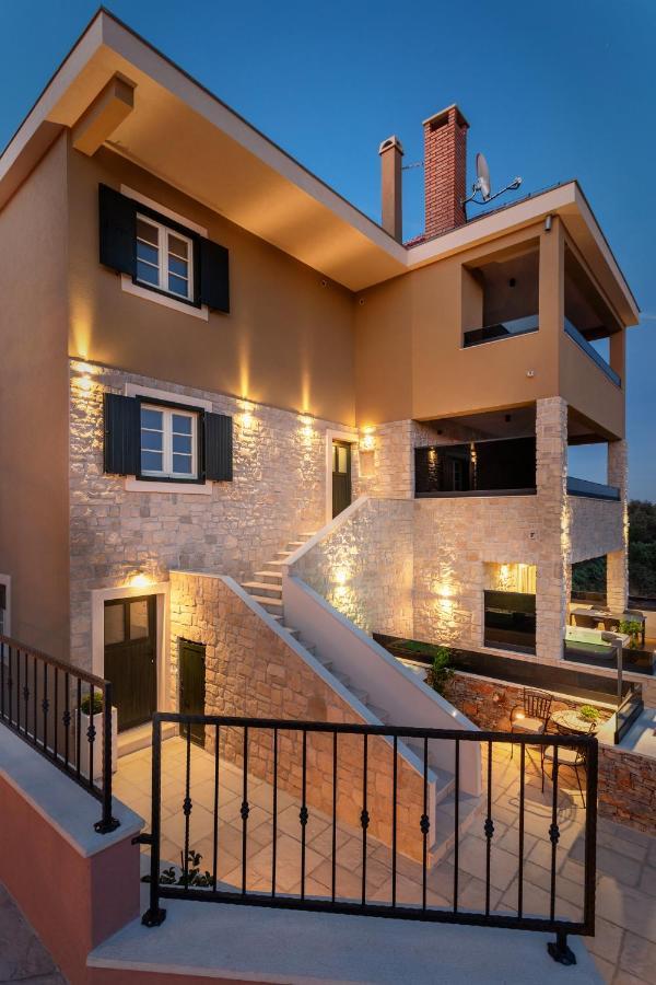 Teona Luxury Apartment With Jacuzzi And Terrace Sea View Sali  Kültér fotó